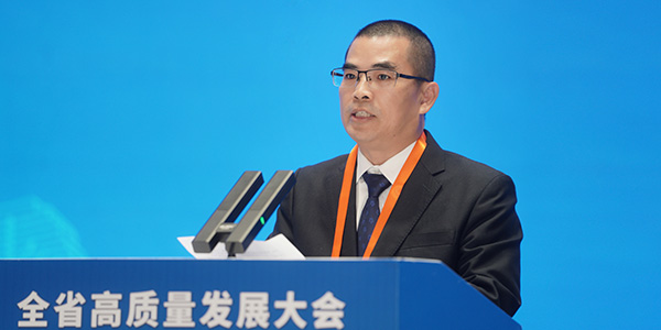 01月，全省高質(zhì)量發(fā)展大會召開，全國工商聯(lián)副主席、集團(tuán)董事長溫志芬作為企業(yè)代表參加大會.jpg